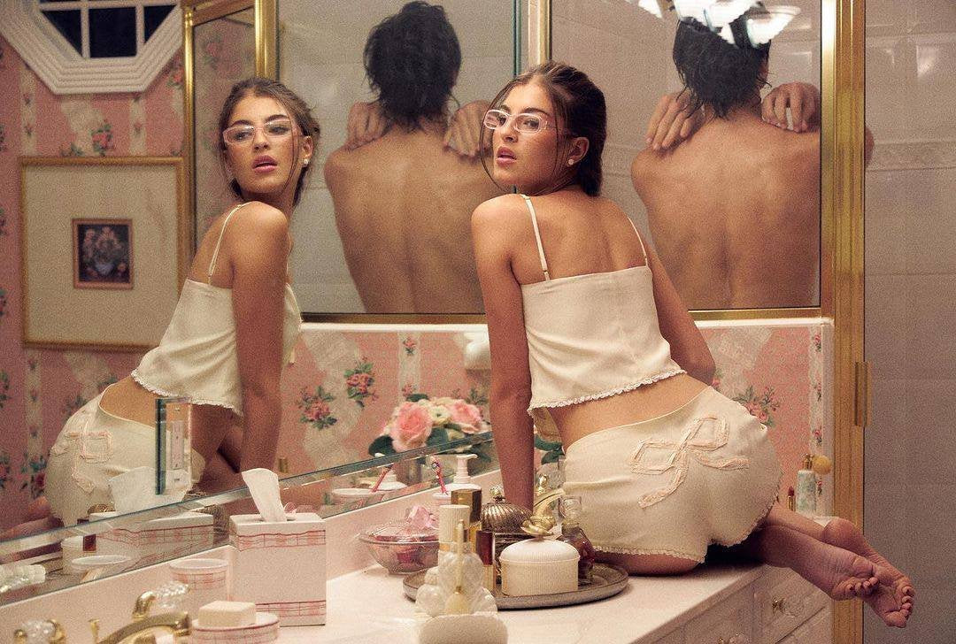 Гладка clean girl укладка — доглянуте волосся